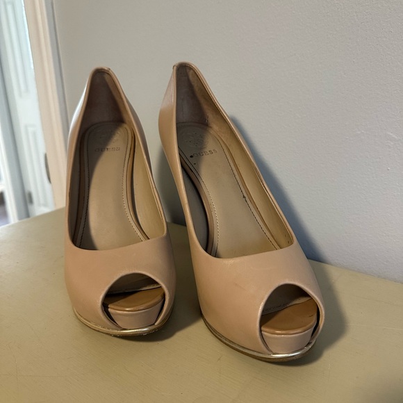 GUESS Heels - Picture 2 of 4